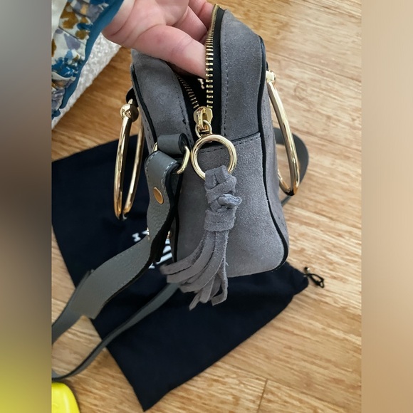 Grey suede Milly crossbody camera bag with ring handles - Picture 11 of 12